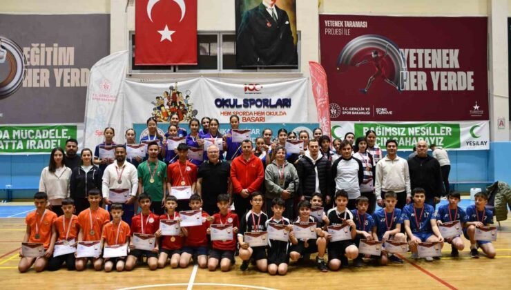 Badminton Yıldızlar Grup Müsabakaları sona erdi