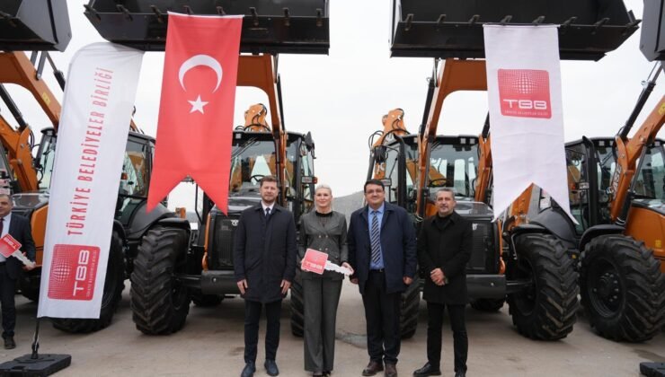 Bilecik Belediyesine hibe kepçe desteği