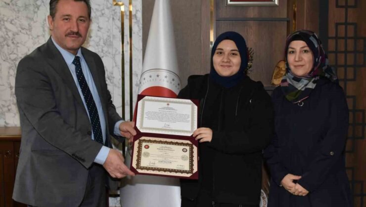Bilecik’te hafızlık icazet belgeleri sahiplerine takdim edildi