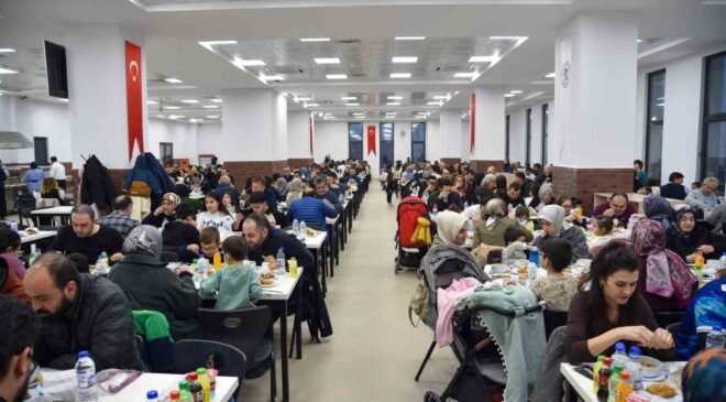 BŞEÜ personeli iftar yemeğinde bir araya geldi