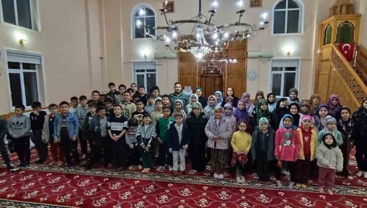 Çocuklar bu projeyle teravihe koşuyor