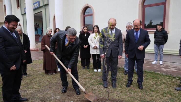 DPÜ’de fidan dikimi etkinliği