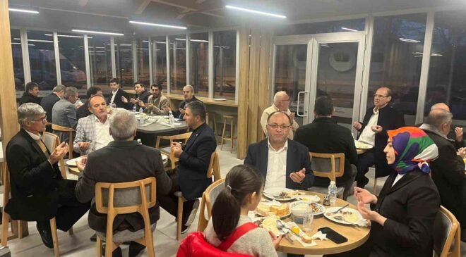 Dumlupınar’da İl Genel Meclis üyeleriyle iftar