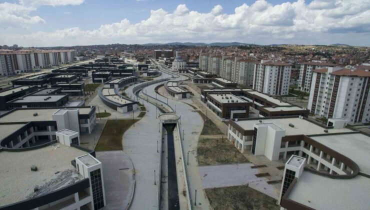 Ege’nin kalbi Uşak’a 23 yılda 135 tesis kazandırıldı