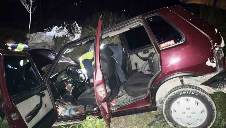 Emet’te otomobil şarampole yuvarlandı: 4 yaralı