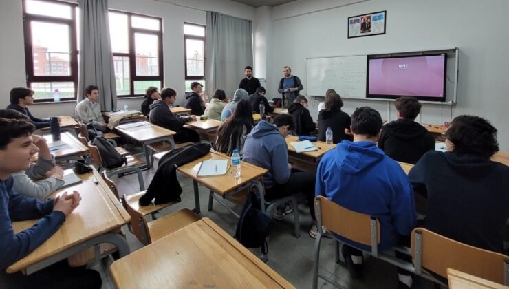 Eskişehir Bilim Olimpiyatları Akademisi’nde eğitim meşalesi yandı