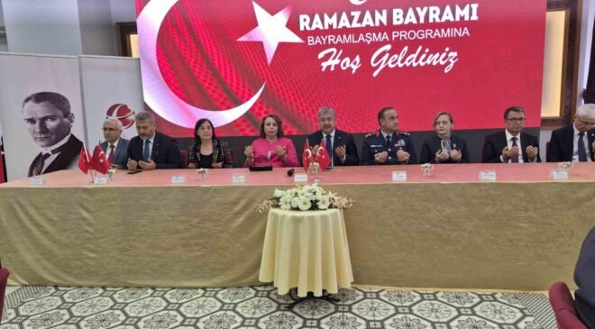 Eskişehir Valiliği bayramlaşma programında birlik mesajı