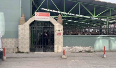 Eskişehir’de babasının öldürdüğü 13 yaşındaki kız toprağa verildi