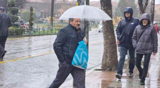 Eskişehir’de beklenen yağmur geldi