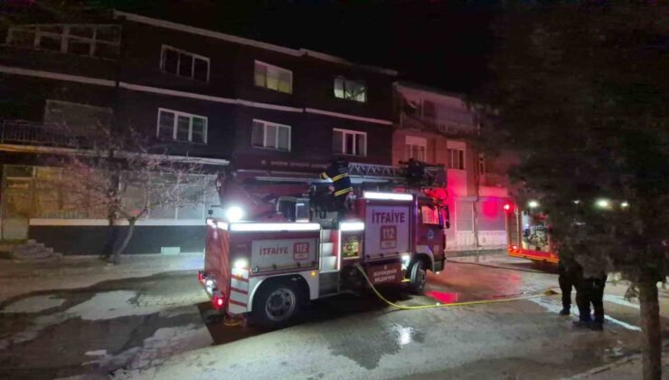 Eskişehir’de gece yangın paniği: 1’i bebek 3 yaralı