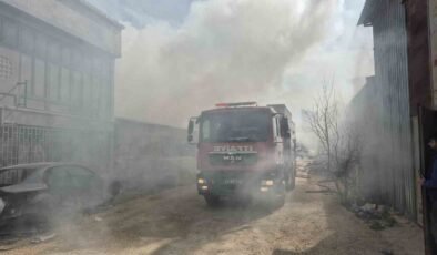 Eskişehir’de mobilya deposunda yangın