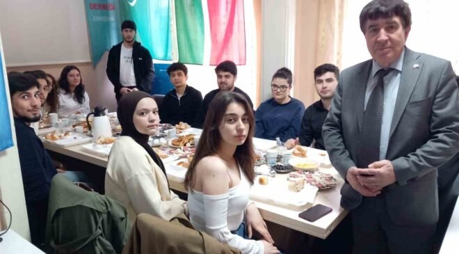 Eskişehir’de okuyan Türk dünyası öğrencileri kahvaltıda buluştu