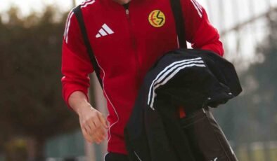 Eskişehirspor, Karşıyaka deplasmanı için yola çıktı