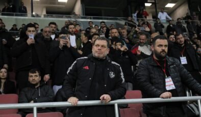 Eskişehirspor’un İzmir’deki Maç Sonrası Siyasilerden Ortak Tepki: Eskişehirspor Taraftarı Yalnız Değildir