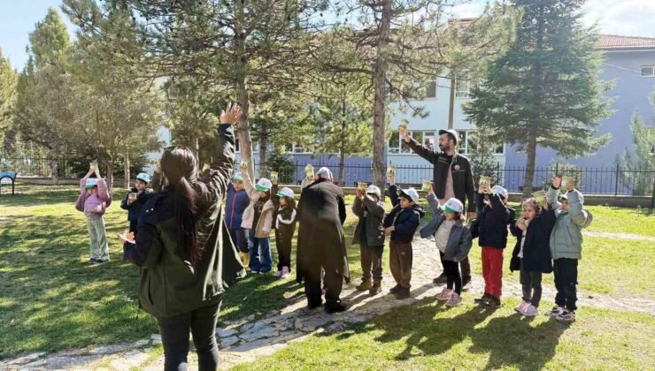 Gediz’de minik eller tohum dikti