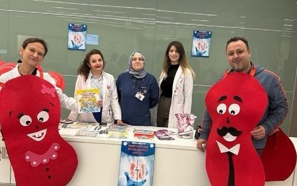 Hasta ve hasta yakınları böbrek hastalıkları hakkında bilgilendirildi