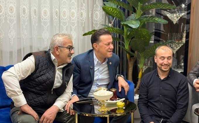 Hatipoğlu Muttalip Mahallesi’nde hemşehrileriyle buluştu