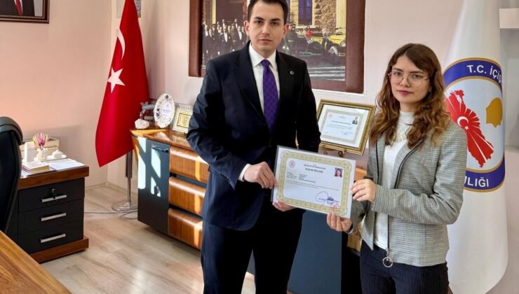 Hisarcık Kaymakamı Atam, proje öğretmenlerini başarılarından dolayı ödüllendirdi