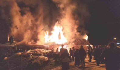 Hisarcık’ta samanlık yangını korkuttu