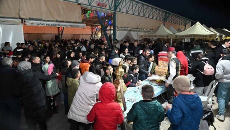 İnönü’de Kadir Gecesi’nde binlerce kişi iftar sofrasında buluştu