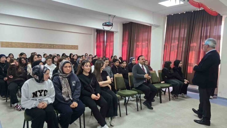 Kız meslek lisesinde bilim söyleşisi