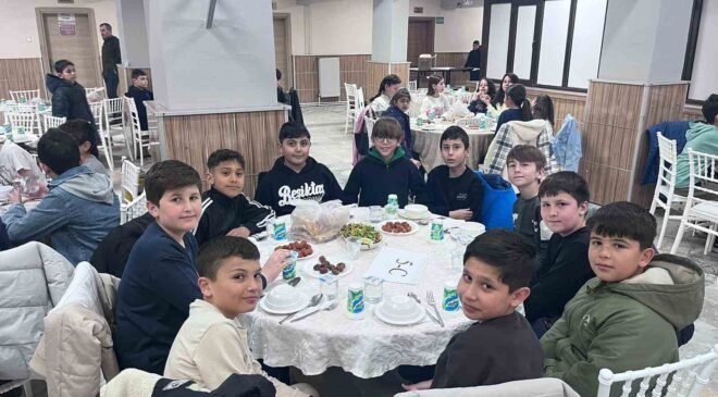 Kurtuluş İhsan Küçükarslan Ortaokulu’nda geleneksel iftar coşkusu