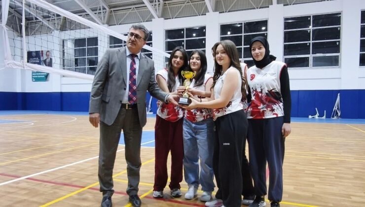 Kurumlar Arası Voleybol Turnuvası sona erdi