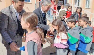 Kütahya Şehit Semih Akyıldız İlkokulu’nda bayramlaşma programı