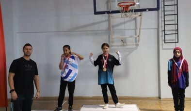 Kütahya’da ’Küçükler Bilek Güreşi İl Birinciliği’ tamamlandı