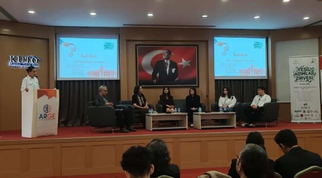 Kütahyalı öğrenciler “Yeşil Adımlar Zirvesi”nde göz doldurdu