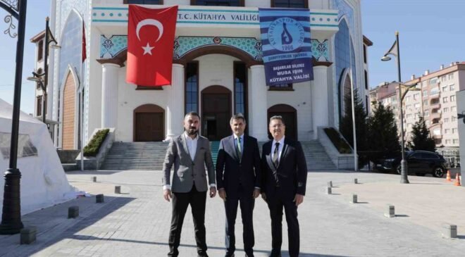 Kütahyaspor’un “43 bin bayrak” projesine ilk destek Vali Işın’dan