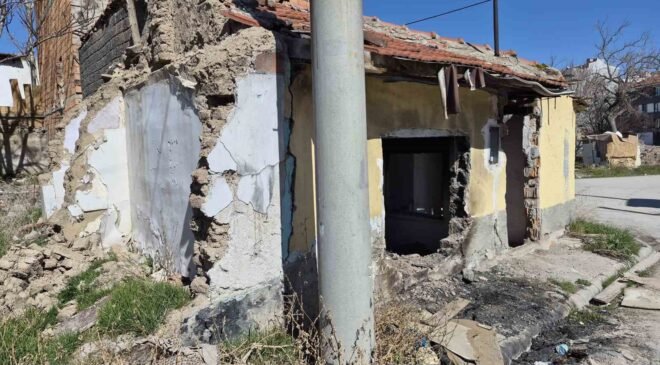 Metruk evler çevreye tehlike saçıyor