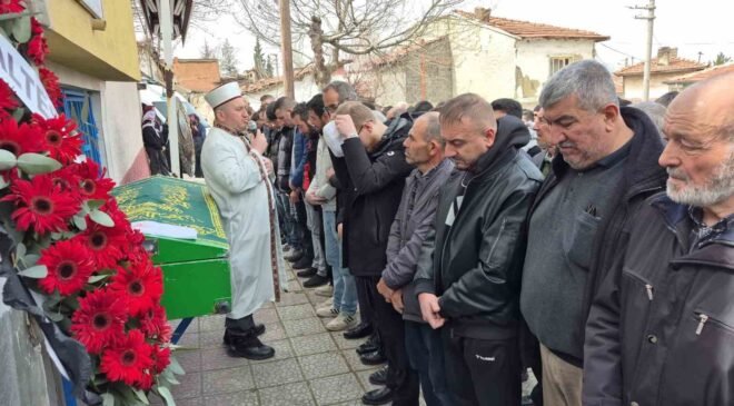 Motosiklet kazasında hayatını kaybeden 20 yaşındaki genç son yolculuğuna uğurlandı