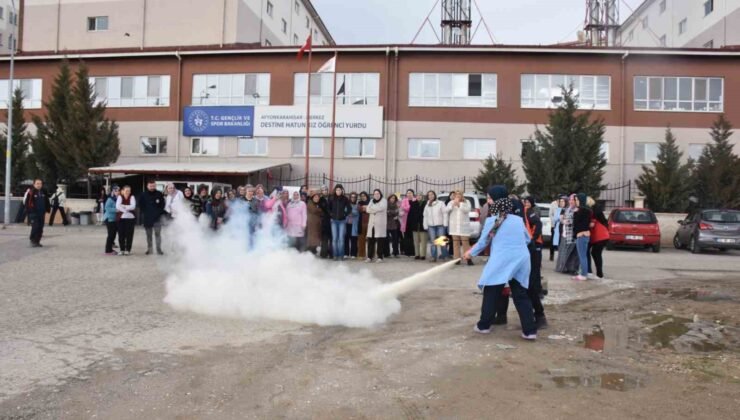 Öğrencilere ’Afet Farkındalık Eğitimi’ verilip tahliye tatbikatı düzenlendi