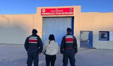 Otobüste seyahat eden şahıs 8 bin 190 adet uyuşturucu hapla yakalandı