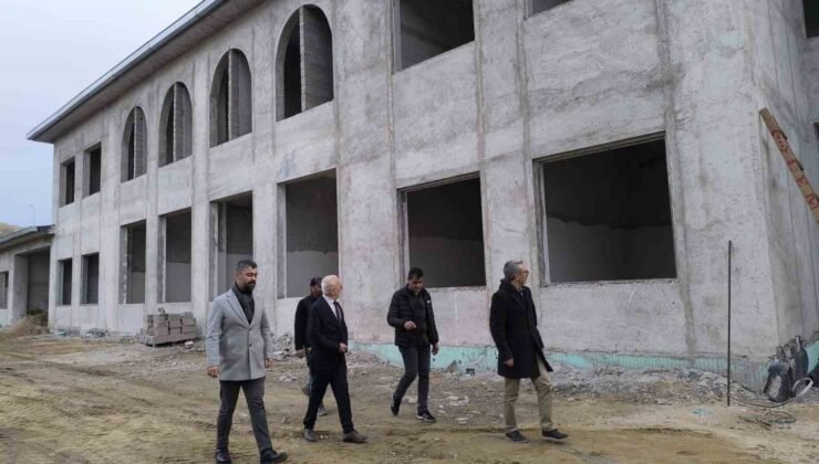 Sivrihisar’da yeni sağlık merkezlerinin yapımı sürüyor