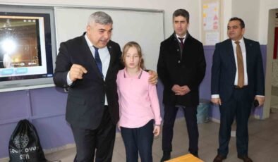 Sünnetci öğrencilerin hedeflerini ve hayallerini dinledi