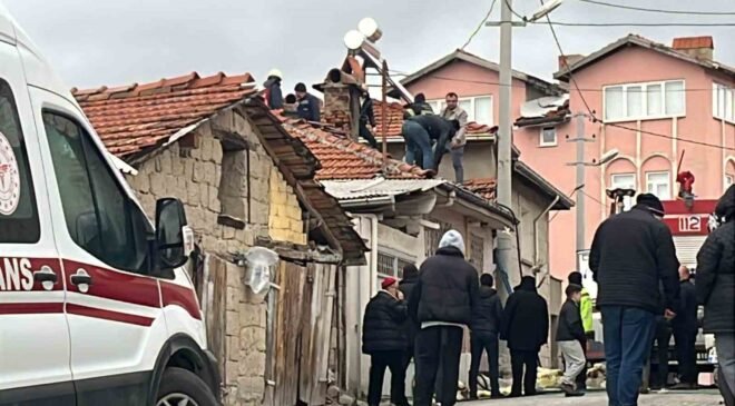 Tavşanlı’da tek katlı evde yangın