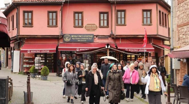 Termometreler düştü, kalabalık azalmadı: Eskişehir’de hafta sonu yoğunluğu