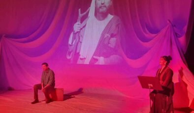 Tiyatro Anadolu, Düzce’de “Aşk Neyledi Yunus” ile sahne aldı