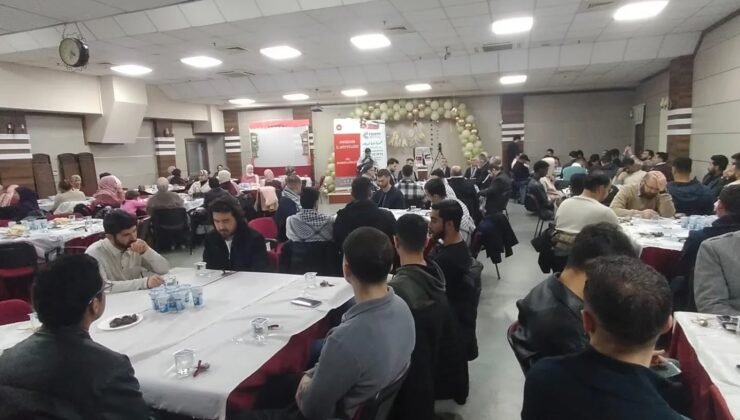 Uluslararası öğrenciler iftarda bir araya geldi