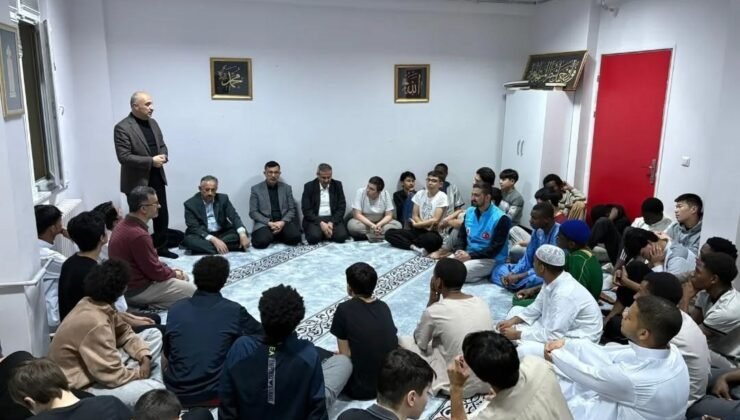 Uluslararası öğrencilere gurbette bayram morali