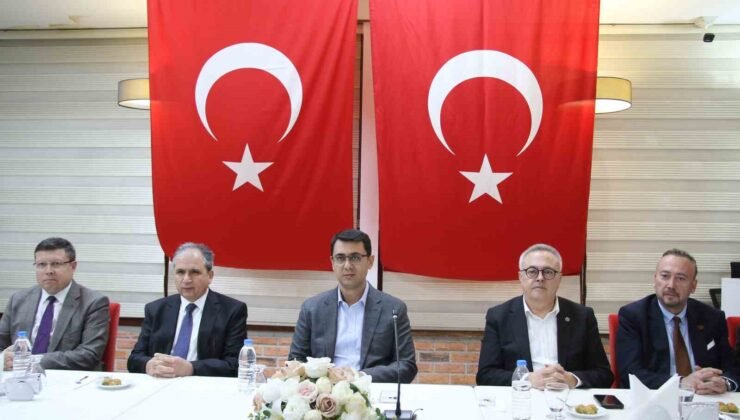 Uşak protokolü bayramlaşma töreninde buluştu