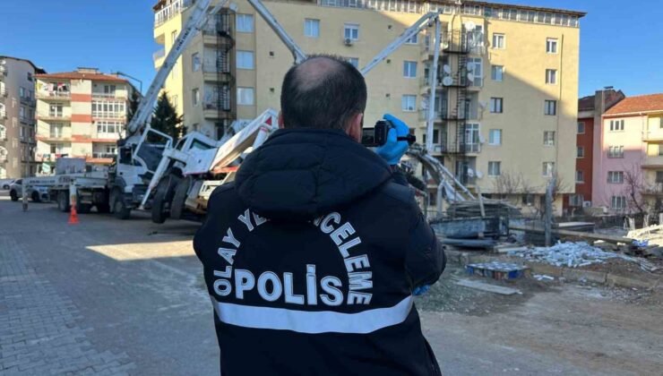 Uşak’ta beton pompası yan yattı: Altında kalan işçi hayatını kaybetti