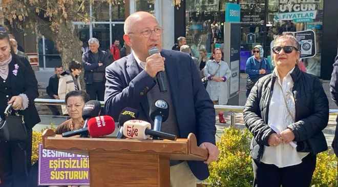 Utku Çakırözer’den Zamsız Bayram İkramiyesine Tepki: Emekli Hayal Kırıklığıyla Bayrama Giriyor