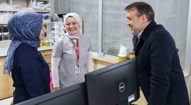 Vali Sözer Ramazan Bayramı’nın son günü hastane ve huzurevi ziyaretinde bulundu