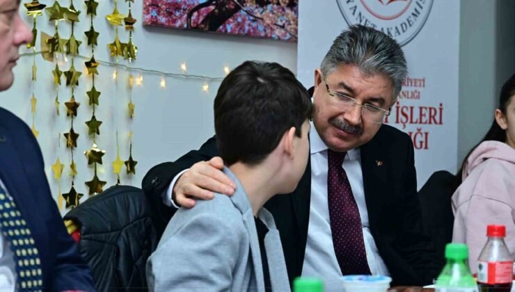 Vali Yılmaz, öksüz ve yetim çocuklarla iftar yaptı