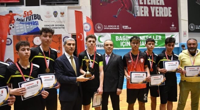 5×5 Mini Futbol Turnuvası Finali gerçekleştirildi