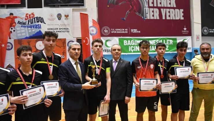 5×5 Mini Futbol Turnuvası Finali gerçekleştirildi