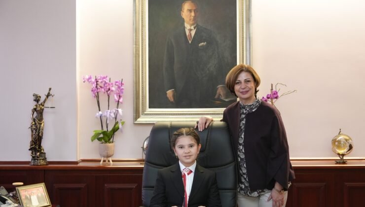 Başkan Ayşe Ünlüce Koltuğunu Ece Akkan’a Devretti